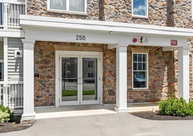 3rd image of 250 Martins Landing #409, North Reading, MA 01864 | MLS# 73541089