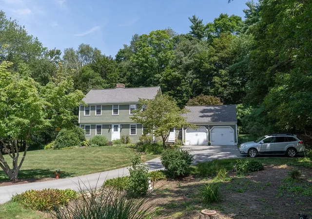 Photo 3 of Sale Pending at 32 Mcgregory Rd, Sturbridge, MA 01566 | MLS# 73563145 | Listing updated on 2026-09-23