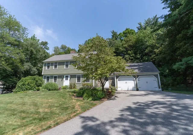 Photo 3 of Sale Pending at 32 Mcgregory Rd, Sturbridge, MA 01566 | MLS# 73563145 | Listing updated on 2026-09-23