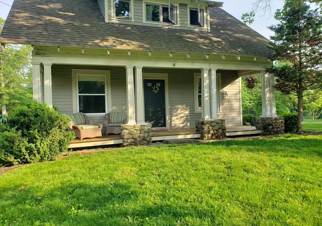 2nd image of 116 Hill Street, Topsfield, MA 01983 | MLS# 73552629
