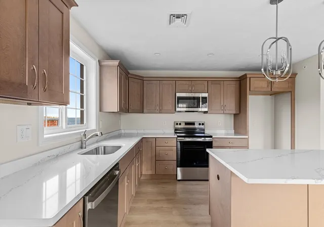 3rd image of 393 Court St #6, Plymouth, MA 02360 | MLS# 73547125