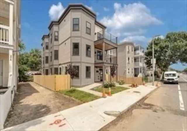 2nd image of 3915 Washington St, Roslindale, MA 02131