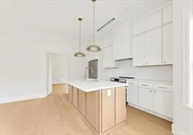 2nd image of 3915 Washington Street #5, Roslindale, MA 02131 | MLS# 73556414