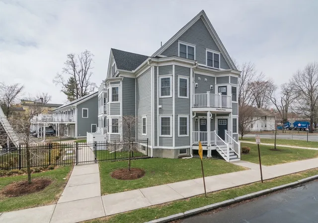 Homes for sale in Northampton, MA | 5 Pomeroy Terrace, Northampton, MA 01060 | Houzeo