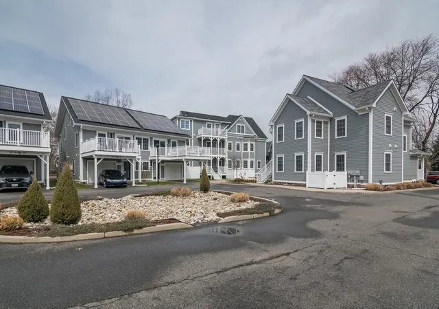 Homes for sale in Northampton, MA | 5 Pomeroy Terrace #3, Northampton, MA 01060 | MLS# 73543272