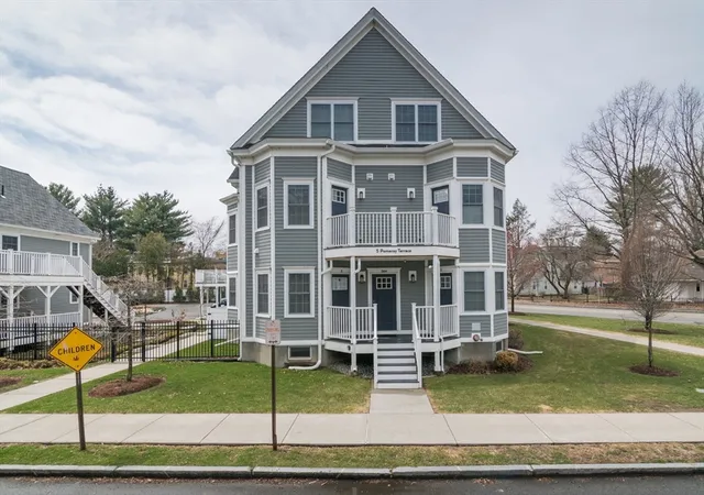 Homes for sale in Northampton, MA | 5 Pomeroy Terrace #3, Northampton, MA 01060 | MLS# 73543272
