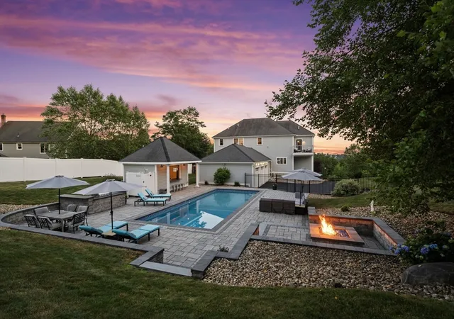 1st image of 7 Bridle Spur Ln, Danvers, MA 01923 | MLS# 73554481