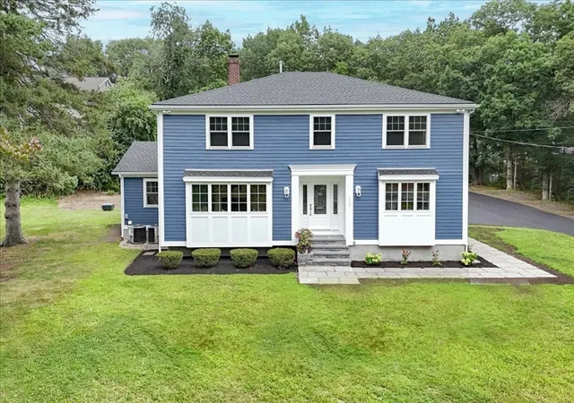1st image of 113 River St, Middleton, MA 01949 | MLS# 73567014