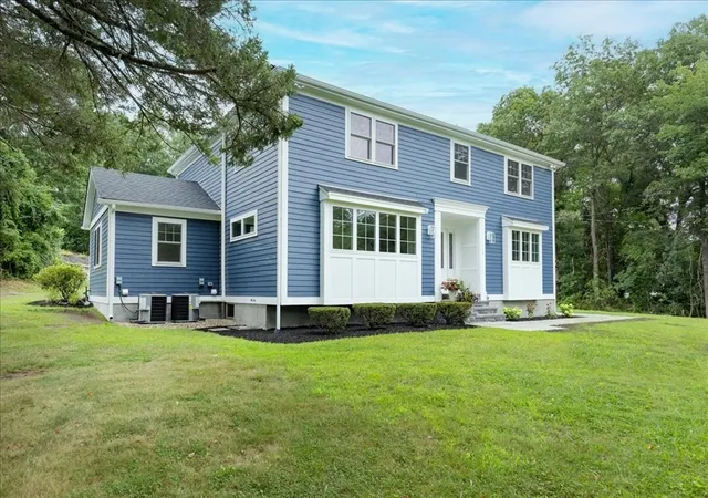 3rd image of 113 River St, Middleton, MA 01949 | MLS# 73567014