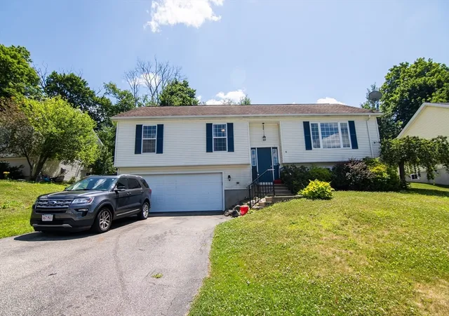 1st image of 8 Sullivan St, Spencer, MA 01562 | MLS# 73559939