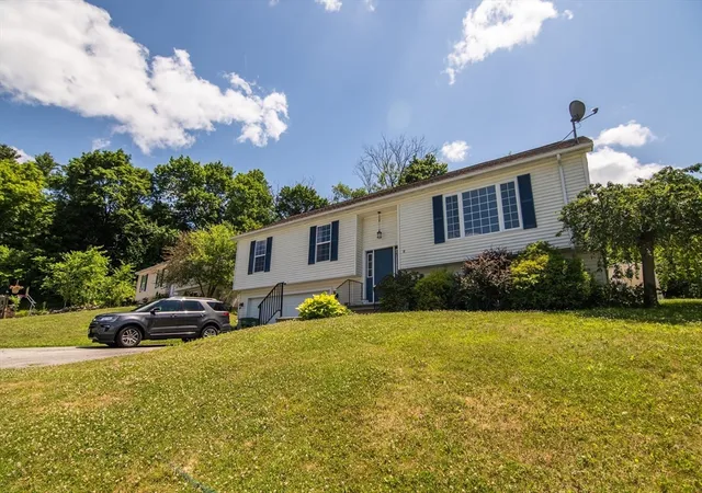 3rd image of 8 Sullivan St, Spencer, MA 01562 | MLS# 73559939