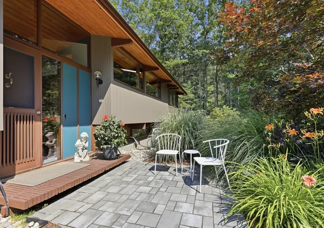 2nd image of 80 Evergreen Lane, Carlisle, MA 01741 | MLS# 73546503