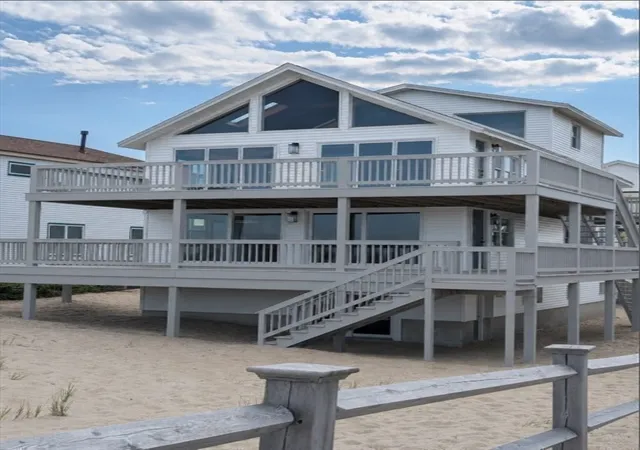 2nd image of 498 No End Blvd, Salisbury, MA 01952