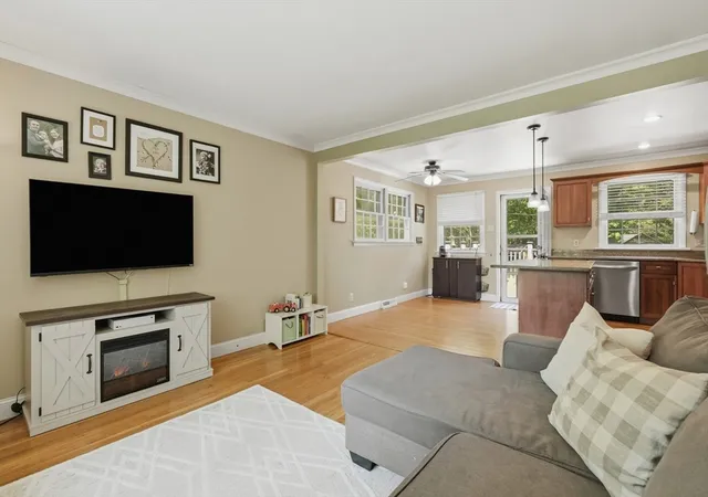 4th image of 712 Berkley Street, Berkley, MA 02779 | MLS# 73544210