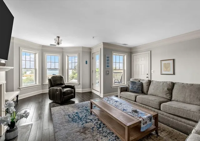3rd image of 15 Park Ave #302, Hull, MA 02045 | MLS# 73565518