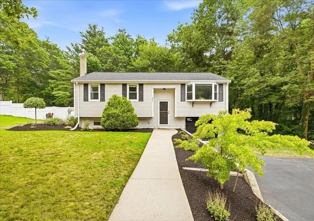 1st image of 252 Gorwin Dr, Hanson, MA 02341 | MLS# 73551222