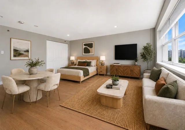 3rd image of 1600 Beacon St #904, Brookline, MA 02446 | MLS# 73557405