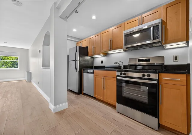 4th image of 1600 Beacon St #904, Brookline, MA 02446 | MLS# 73557405