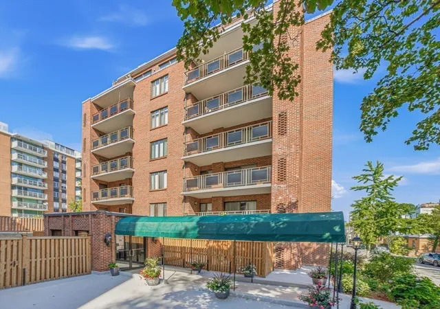 2nd image of 30 Stearns Rd, Brookline, MA 02446