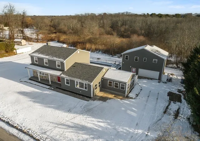 Photo 2 of Single family home for sale at 36 Kinnicutt Ave, Warren, RI 02885 | MLS# 73523372 | Listing updated on 2026-08-20