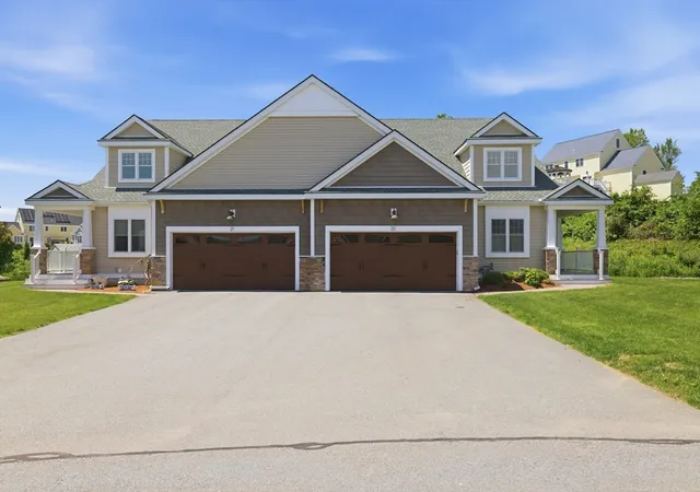33rd image of 23 Fox Hill Lane #23, Dracut, MA 01826 | MLS# 73536668