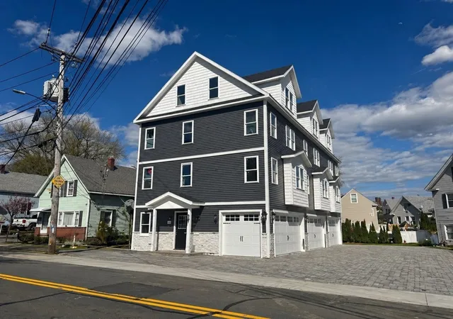 2nd image of 562 Gorham Street #01, Lowell, MA 01852 | MLS# 73515534