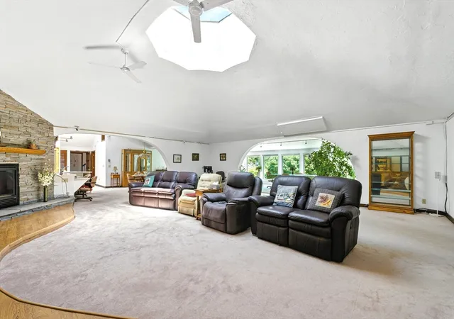 2nd image of 182 County Rd, Plympton, MA 02367 | MLS# 73532084