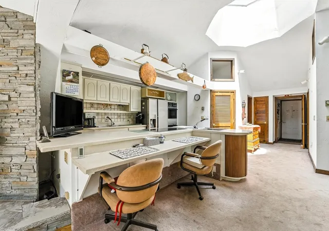 5th image of 182 County Rd, Plympton, MA 02367 | MLS# 73532084