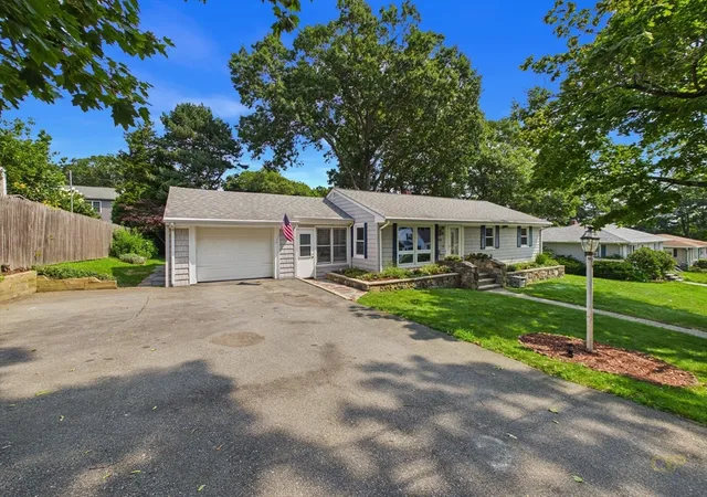 Photo 2 of Single family home for sale at 206 Lafayette St, Fall River, MA 02723 | MLS# 73561715 | Listing updated on 2026-10-02