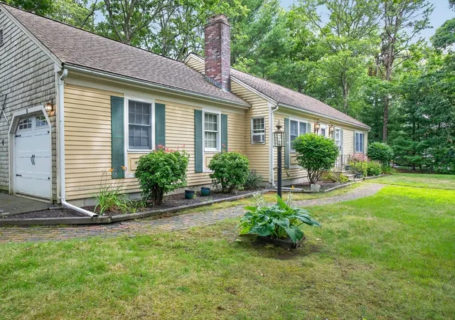2nd image of 5 Greenview Cir, Sandwich, MA 02563 | MLS# 73549366