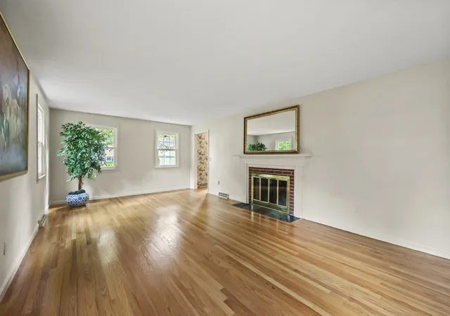 Homes for sale in Longmeadow, MA | 92 Morningside Dr, Longmeadow, MA 01106 | MLS# 73526849