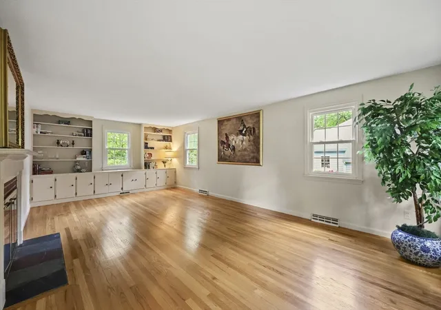 Homes for sale in Longmeadow, MA | 92 Morningside Dr, Longmeadow, MA 01106 | MLS# 73526849