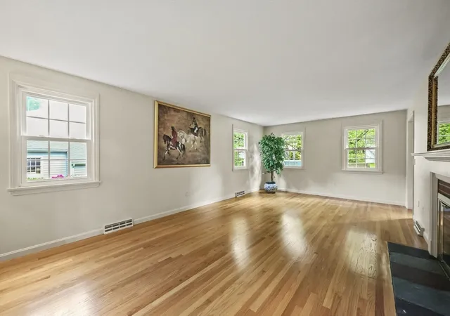 Homes for sale in Longmeadow, MA | 92 Morningside Dr, Longmeadow, MA 01106 | MLS# 73526849