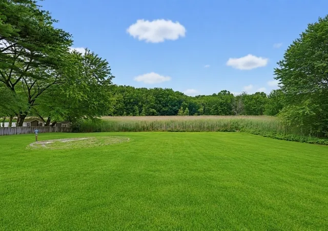 3rd image of 29 Country Club Dr, Tewksbury, MA 01876 | MLS# 73541241