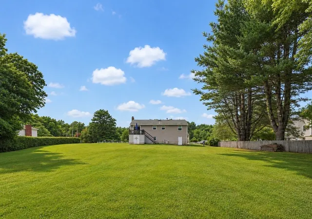 4th image of 29 Country Club Dr, Tewksbury, MA 01876 | MLS# 73541241