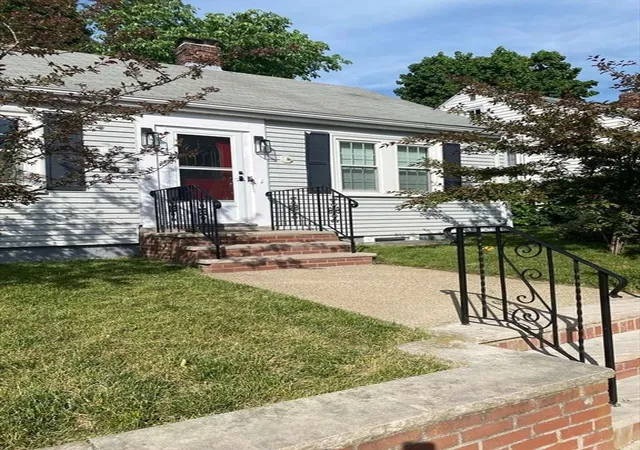 2nd image of 41 Bronx Rd, West Roxbury, MA 02132 | MLS# 73532580