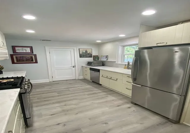 5th image of 41 Bronx Rd, West Roxbury, MA 02132 | MLS# 73532580