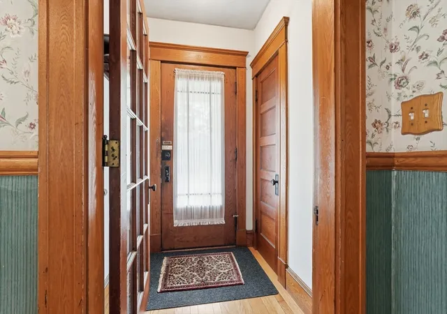 Photo 4 of Sale Pending at 3 Mckinley Ave, Easthampton, MA 01027 | MLS# 73563398 | Listing updated on 2026-09-02