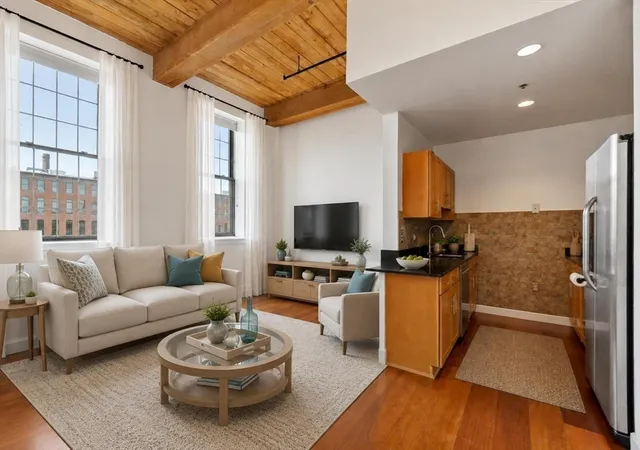 5th image of 52 Lawrence Dr #515, Lowell, MA 01854 | MLS# 73553489