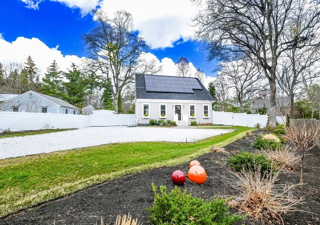 Photo 3 of Single family home for sale at 92 Rainbow Ave, Falmouth, MA 02536 | MLS# 73505404 | Listing updated on 2026-09-17