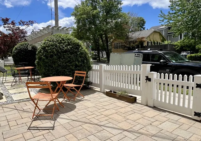 2nd image of 293 Huron Ave, Cambridge, MA 02138