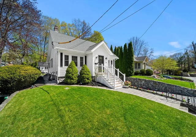 Homes for sale in Stoneham, MA | 76 Perkins St, Stoneham, MA 02180 | MLS# 73512747