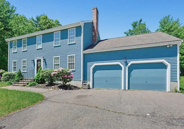 Homes for sale in Wrentham, MA | 315 Park St, Wrentham, MA 02093 | MLS# 73525229