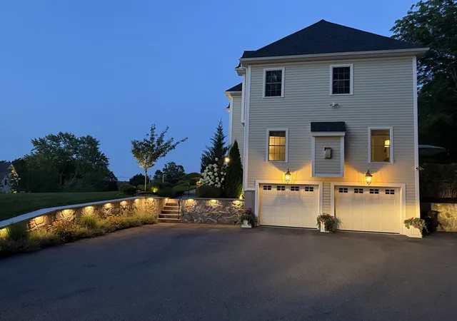 Photo 3 of Sale Pending at 4 E Meadow Ln, Middleton, MA 01949 | MLS# 73563198 | Listing updated on 2026-09-02