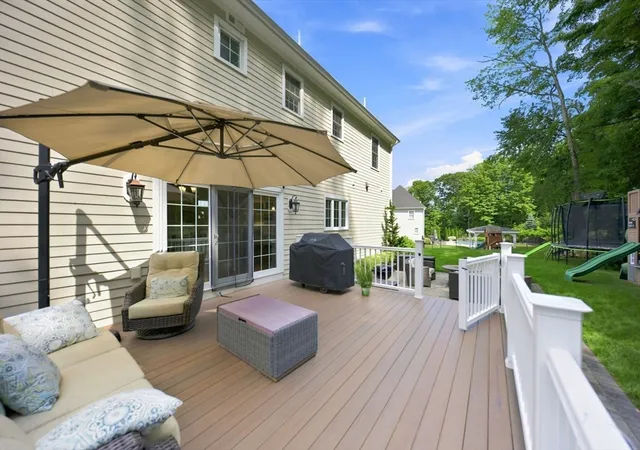 Photo 4 of Sale Pending at 4 E Meadow Ln, Middleton, MA 01949 | MLS# 73563198 | Listing updated on 2026-09-02