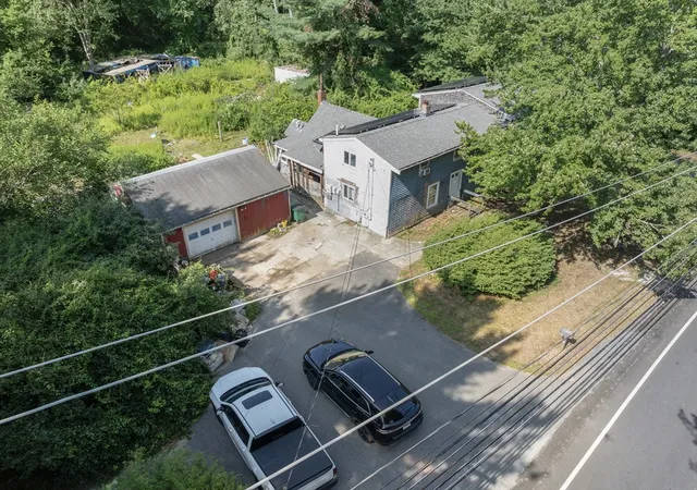 1st image of 127 Pleasant St, Pembroke, MA 02359 | MLS# 73559102