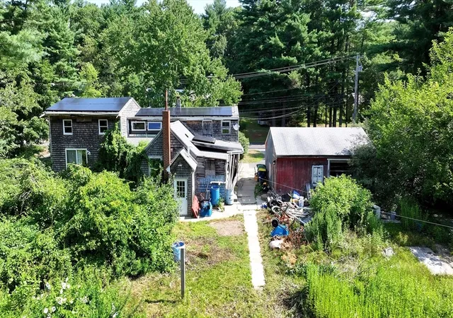 4th image of 127 Pleasant St, Pembroke, MA 02359 | MLS# 73559102