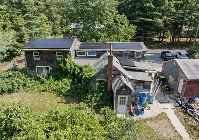 5th image of 127 Pleasant St, Pembroke, MA 02359 | MLS# 73559102