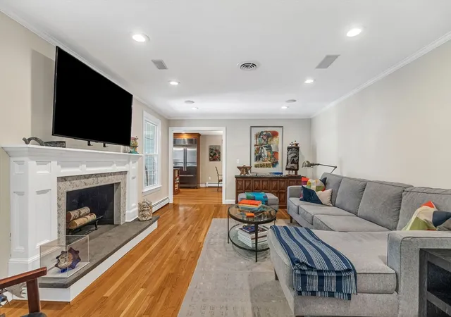 2nd image of 180 Meetinghouse Circle, Needham, MA 02492 | MLS# 73533491