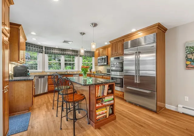 5th image of 180 Meetinghouse Circle, Needham, MA 02492 | MLS# 73533491